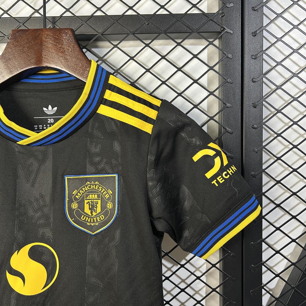 MANCHESTER UNITED III 25/26 CONJUNTO INFANTIL