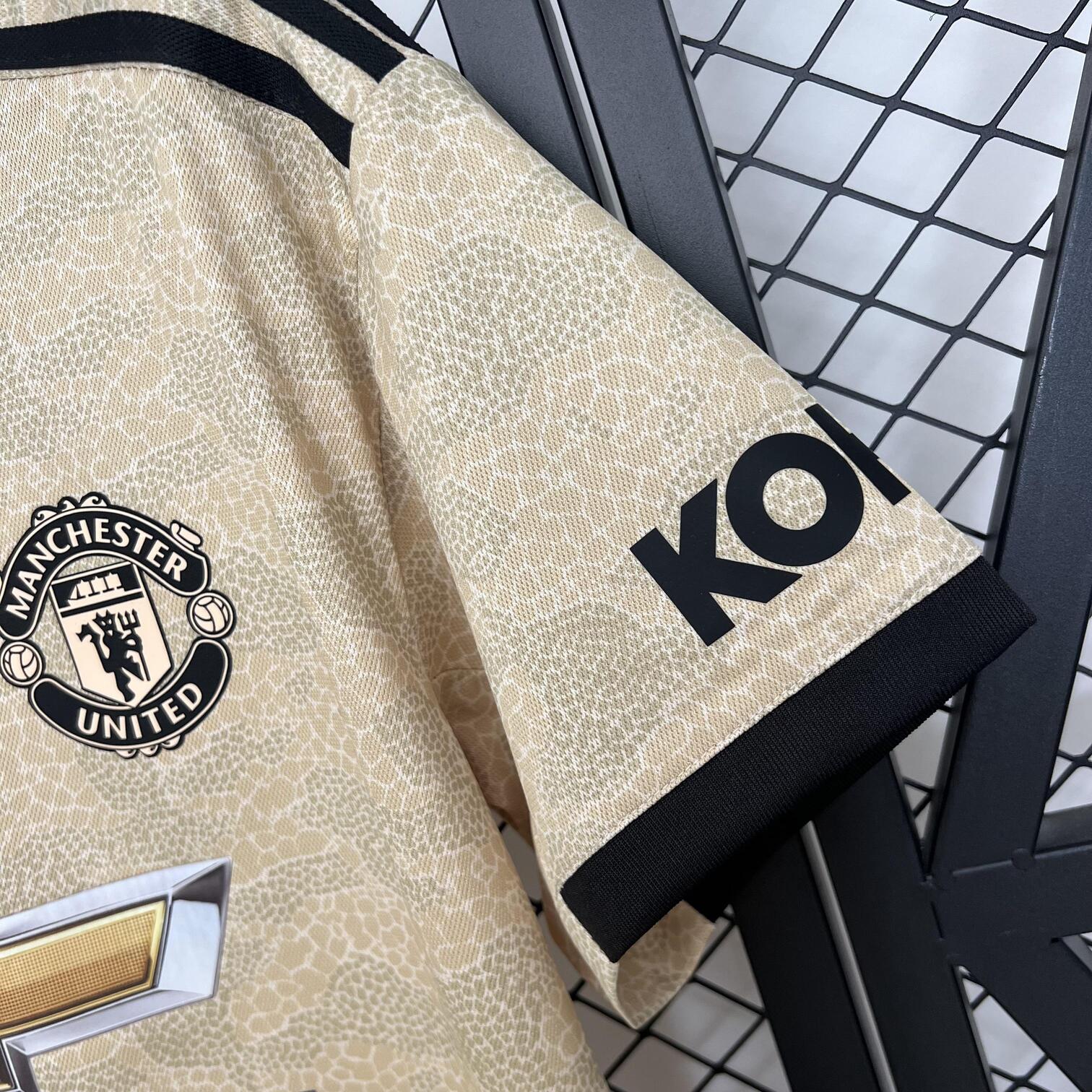 MANCHESTER UNITED II 19/20 HOMBRE (RETRO)
