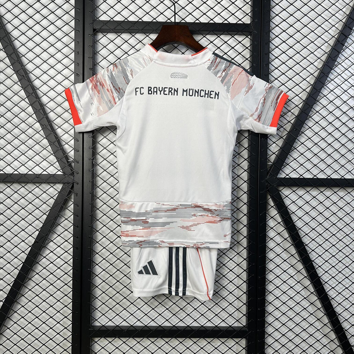 BAYERN DE MUNICH II 25/26 CONJUNTO INFANTIL