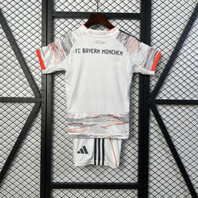 BAYERN DE MUNICH II 25/26 CONJUNTO INFANTIL
