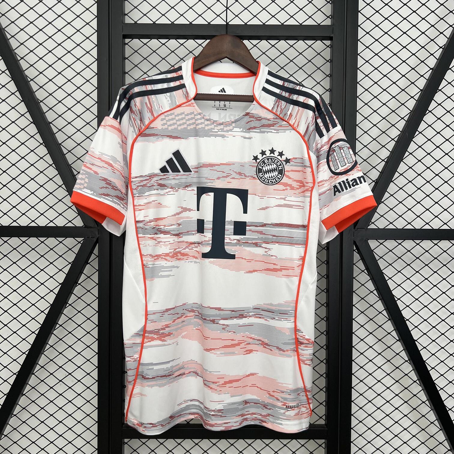 BAYERN MUNICH III 25/26 HOMBRE
