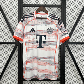 BAYERN MUNICH III 25/26 HOMBRE