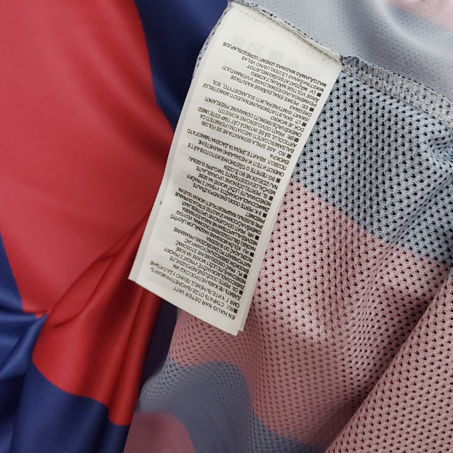 BARCELONA I 14/15 HOMBRE (RETRO) ESPECIAL CHAMPIONS