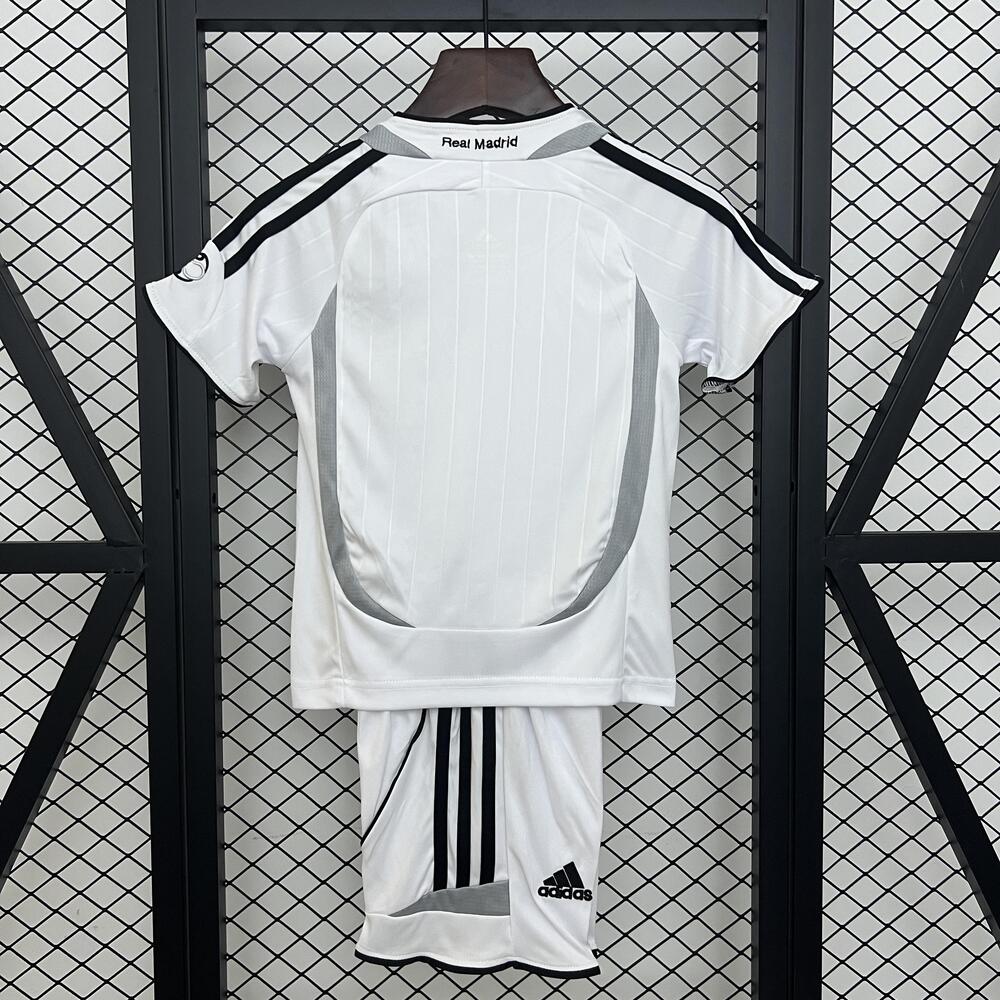 REAL MADRID I 06/07 CONJUNTO INFANTIL (RETRO)