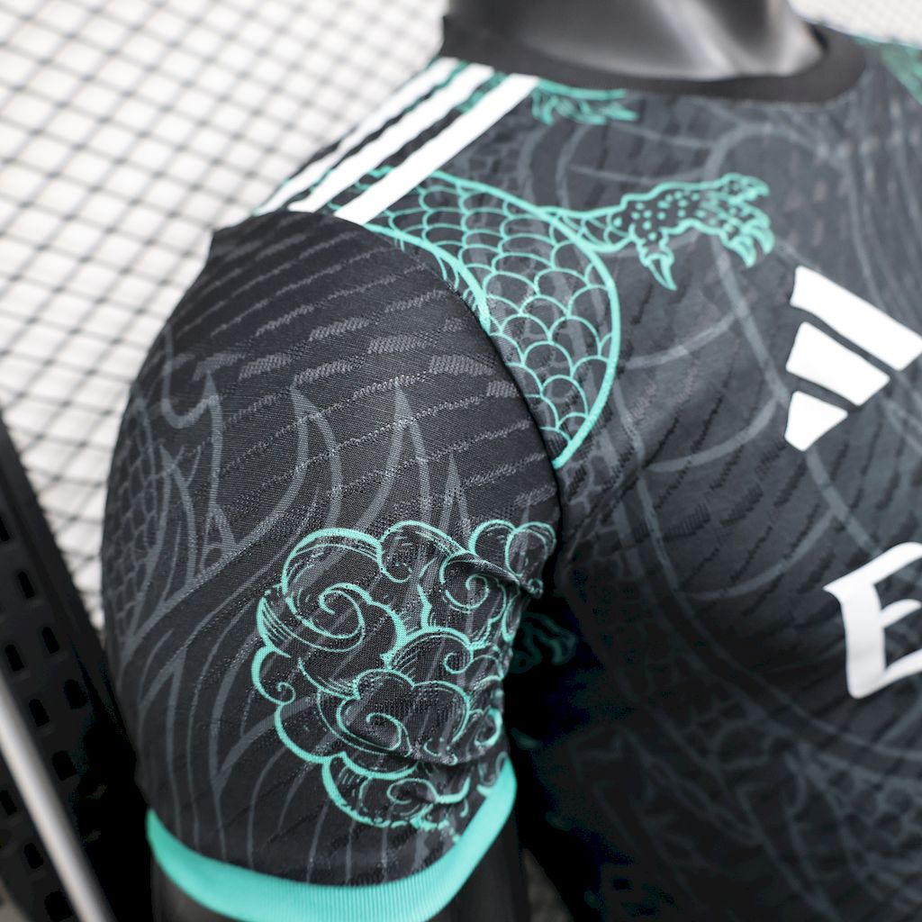 REAL MADRID EDICIÓN ESPECIAL XVI 25/26 HOMBRE (VERSIÓN JUGADOR)